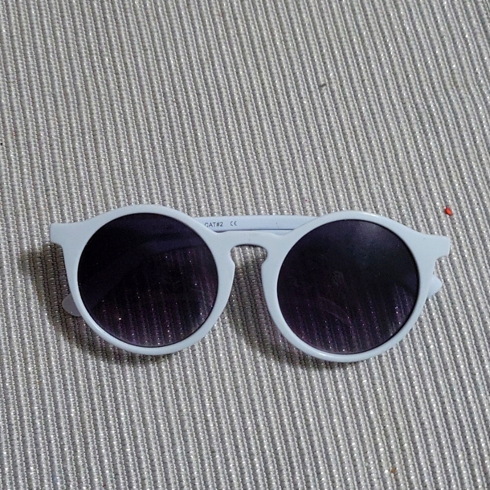 Groovy Round Baby Blue Sunglasses